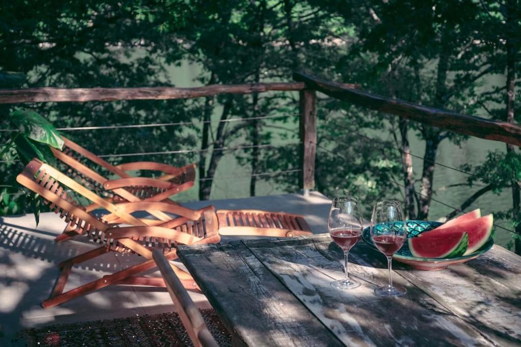 Castelnau-de-Mandailles Lake House I // Alauzet Ecolodge + Nature Spa מראה חיצוני תמונה