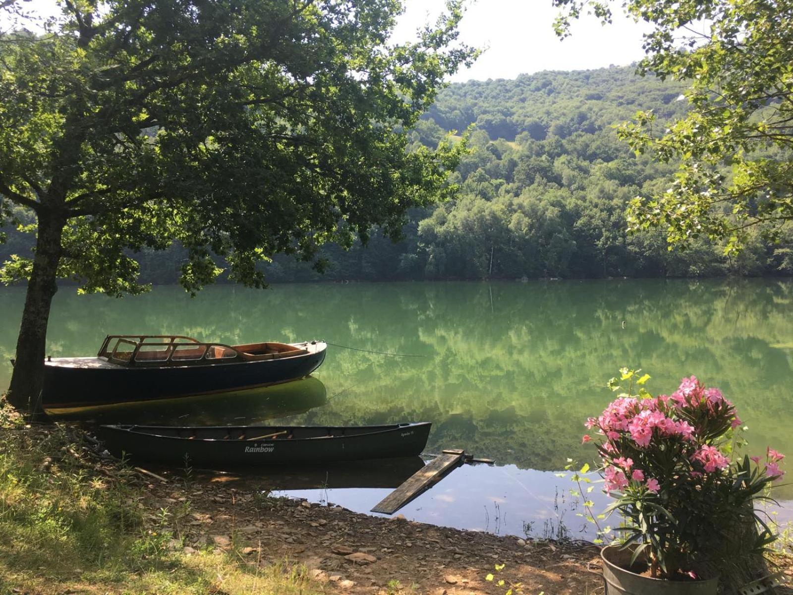 Castelnau-de-Mandailles Lake House I // Alauzet Ecolodge + Nature Spa מראה חיצוני תמונה