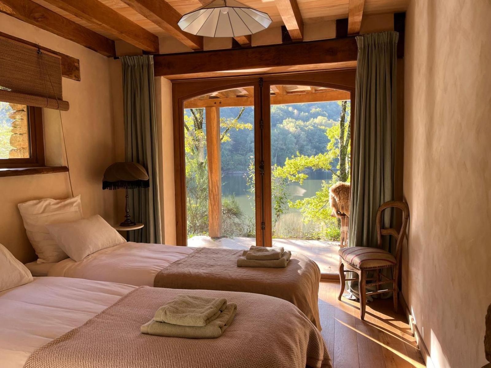 Castelnau-de-Mandailles Lake House I // Alauzet Ecolodge + Nature Spa מראה חיצוני תמונה